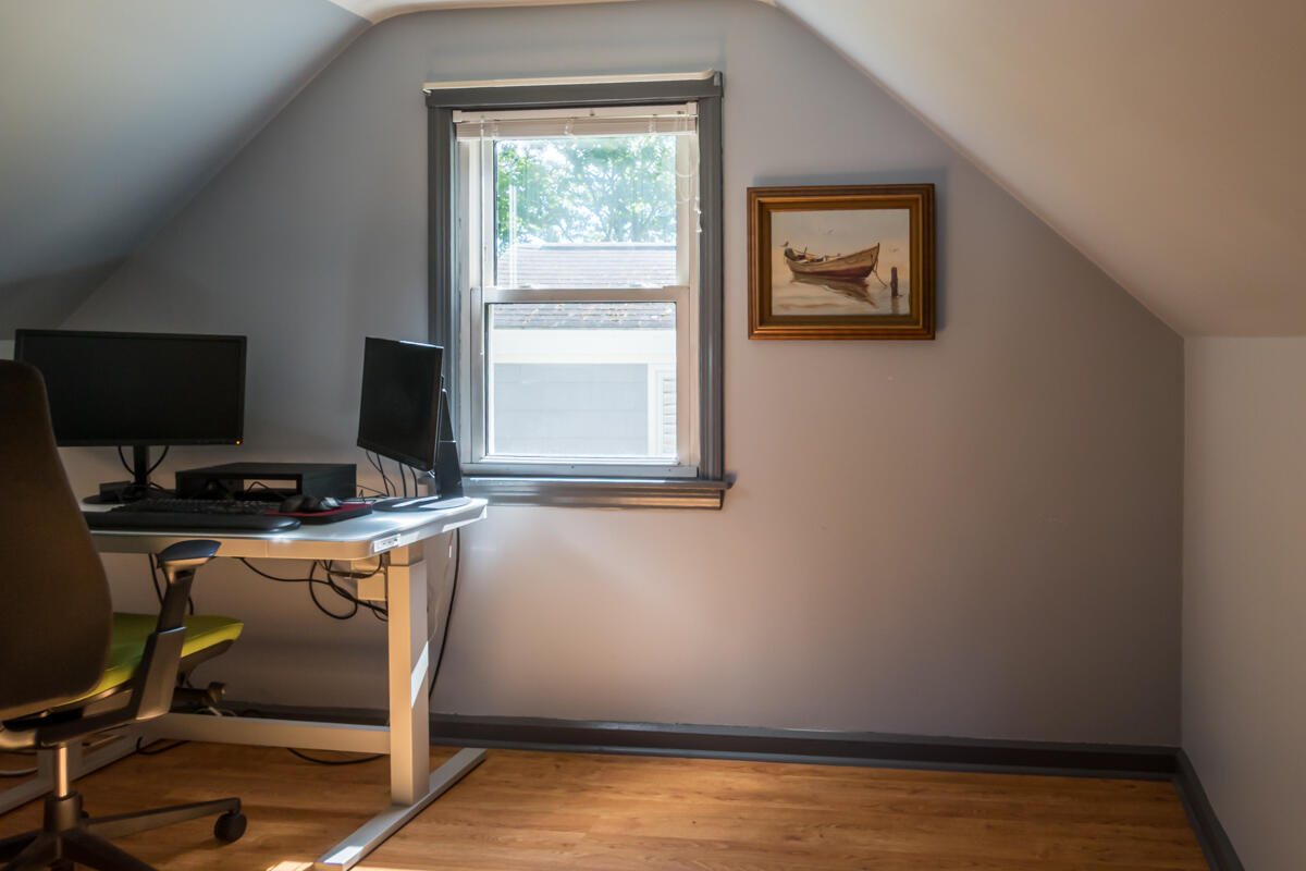 102 Merrymeeting Road Brunswick, ME 04011 - Photo 23 of 43 28-Third bedroom (1 of 3)