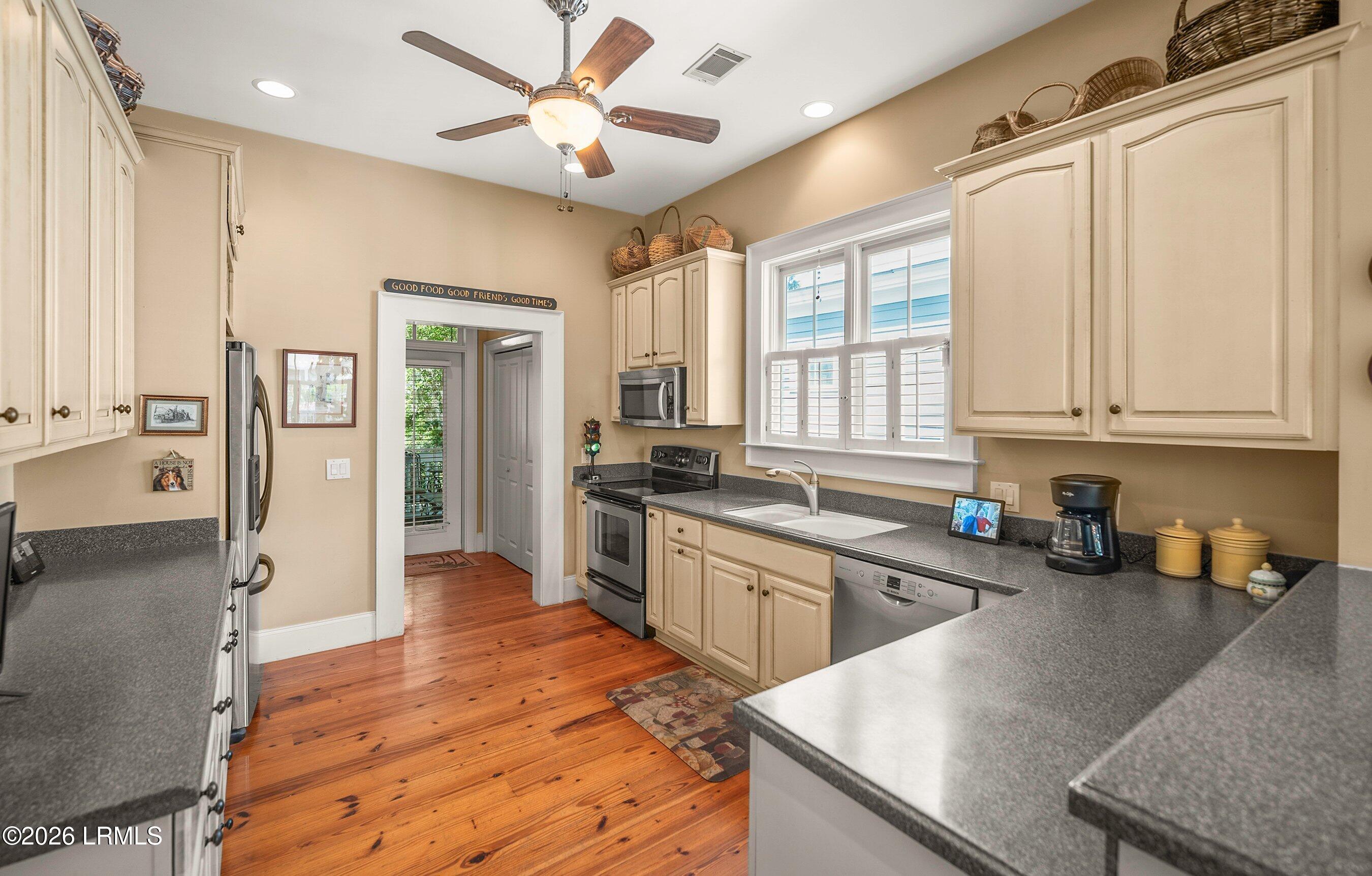 18 Sheridan Road Beaufort, SC 29907 - Photo 13 of 63 DSC02963-75.jpg-SMALL