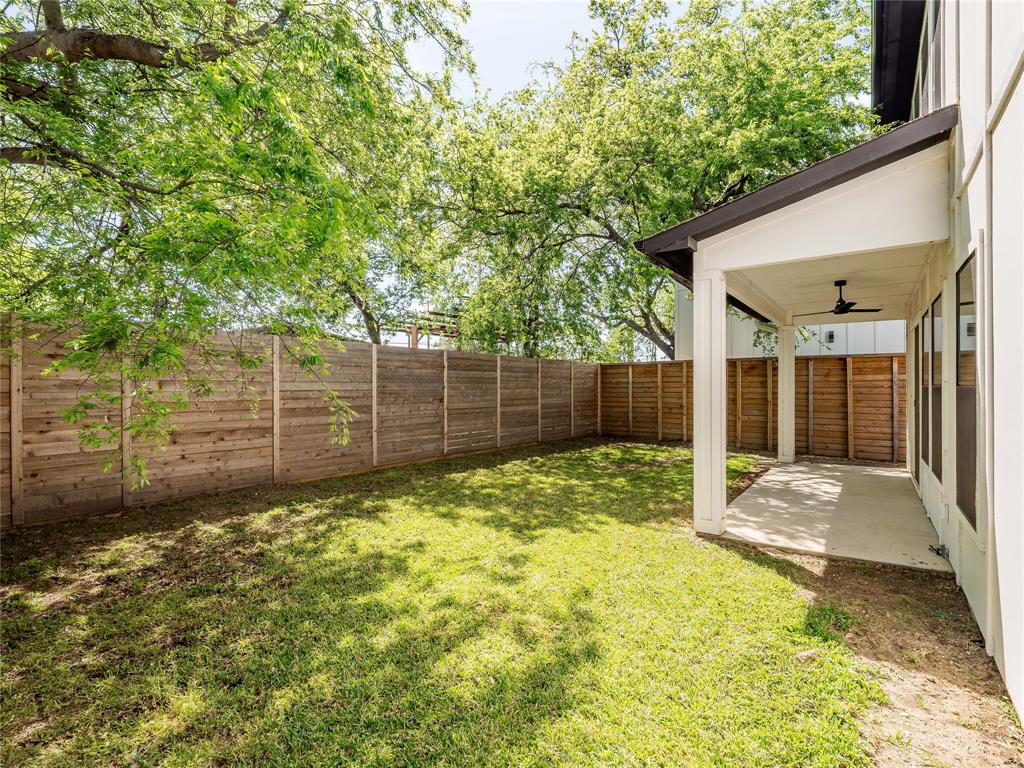 1958 Toronto Street Dallas, TX 75212 - Photo 30 of 32 a view of a backyard with a small cabin