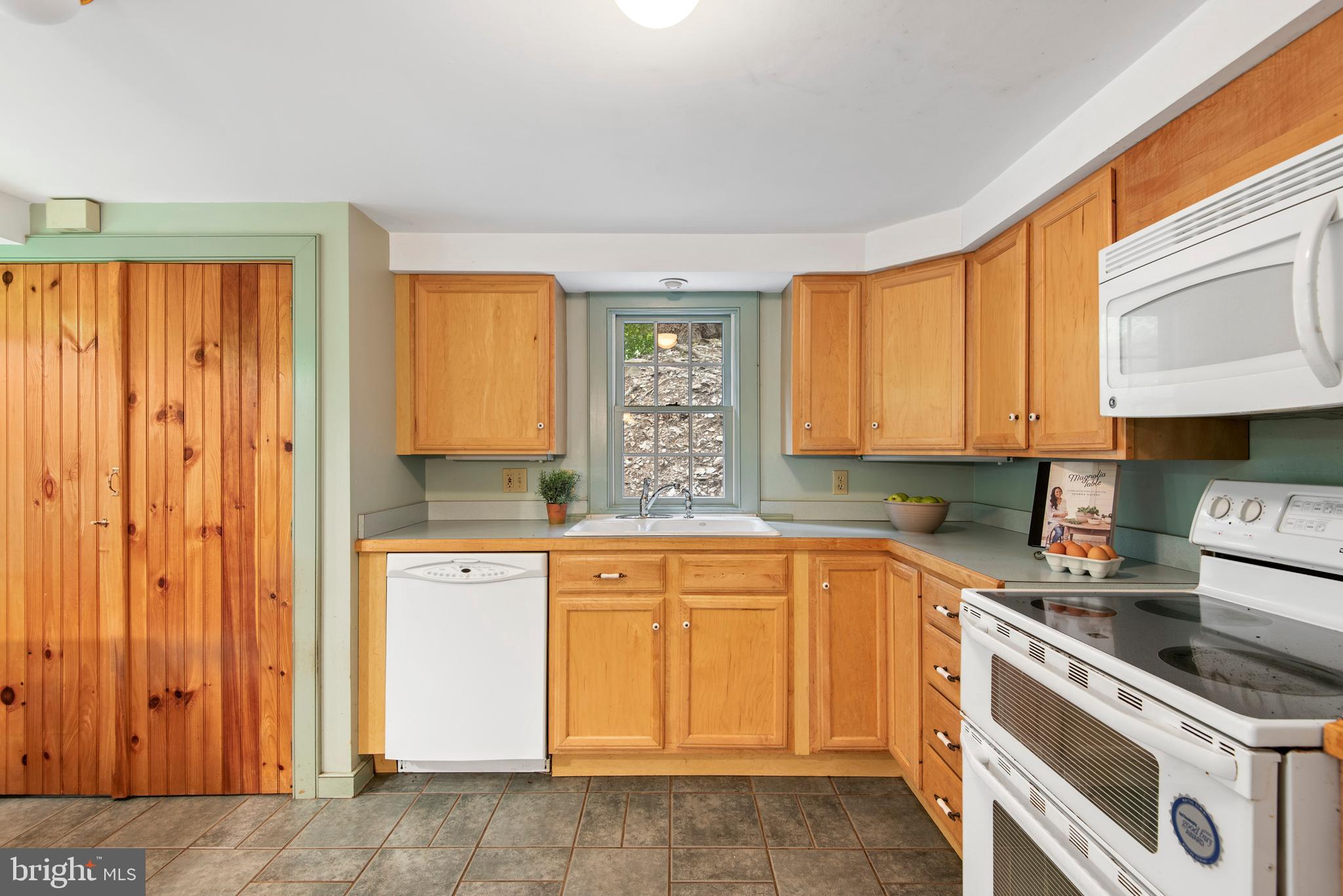 1171 Radnor Road Wayne, PA 19087 - Photo 11 of 31