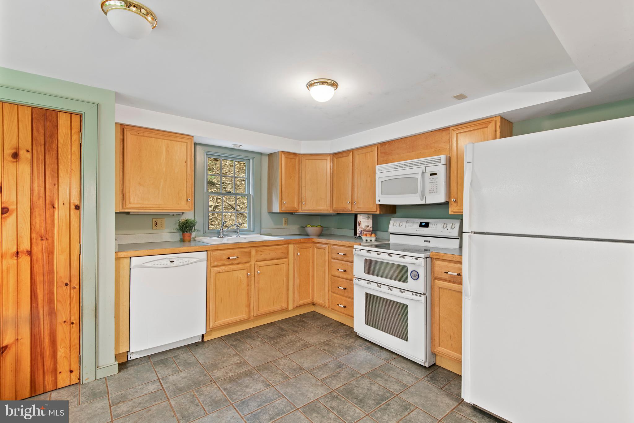 1171 Radnor Road Wayne, PA 19087 - Photo 10 of 31