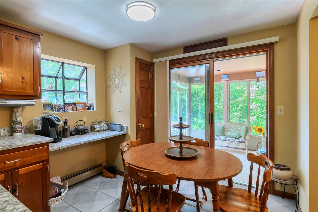 88 Lancaster Farm Road Salem, NH 03079 - Photo 12 of 40