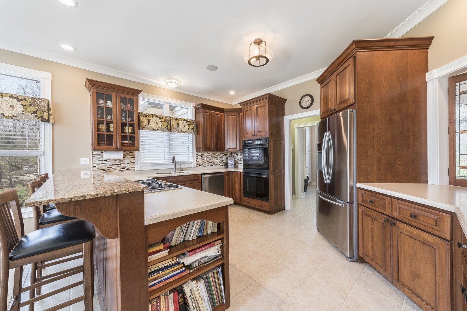 41W295 Empire Road St. Charles, IL 60175 - Photo 5 of 42