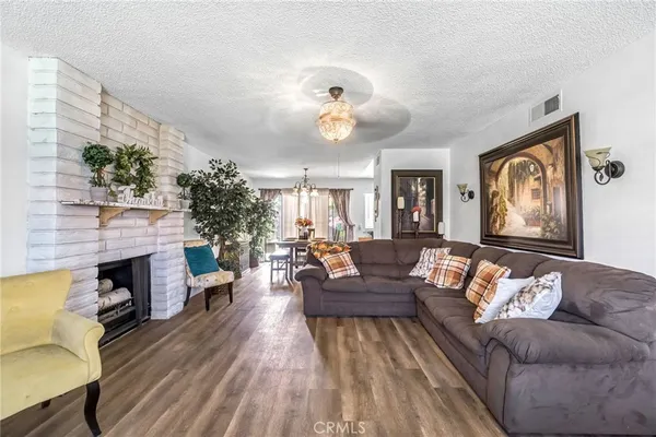 $310,000 | 1751 West Santa Ana Avenue, Fresno, CA 93705