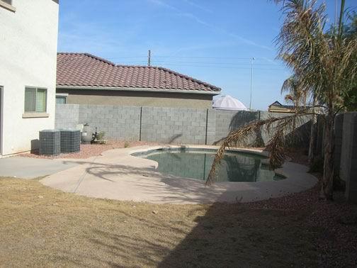 5915 West Trumbull Road Phoenix, AZ 85043 - Photo 4 of 4 The sparkling play pool