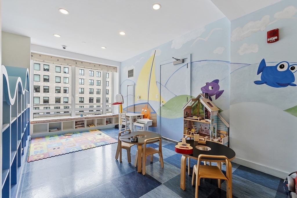 400 Stuart Street, Unit 18F Boston, MA 02116 - Photo 17 of 27 Gallery Image 17