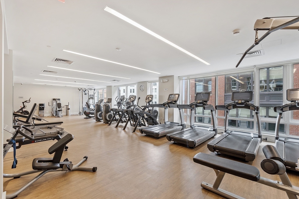 400 Stuart Street, Unit 18F Boston, MA 02116 - Photo 18 of 27 Gallery Image 18