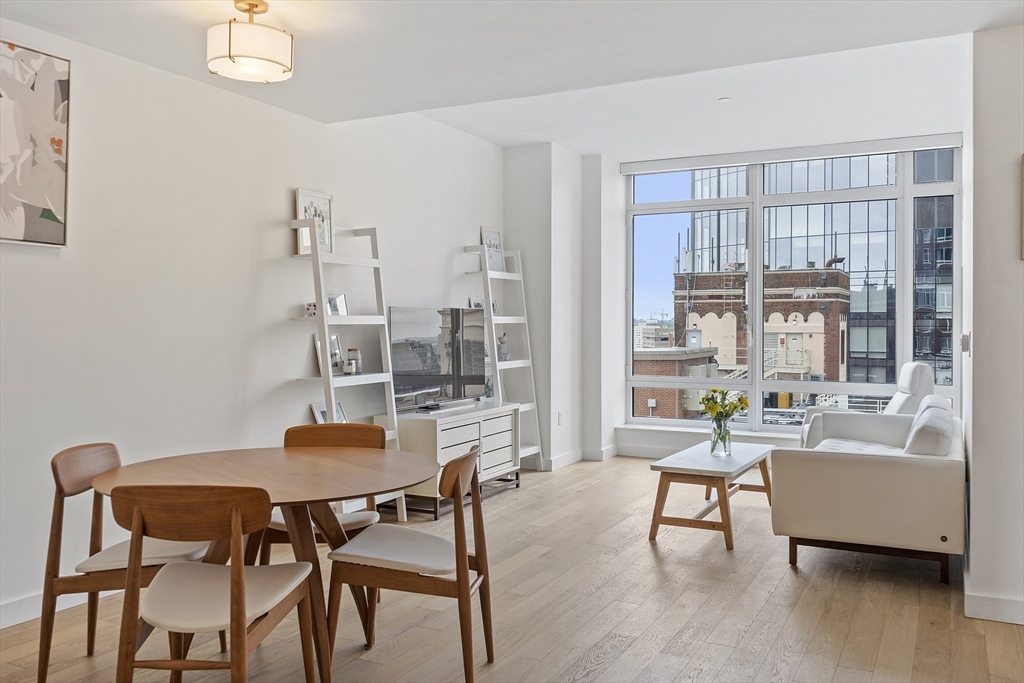 400 Stuart Street, Unit 18F Boston, MA 02116 - Photo 2 of 27 Gallery Image 2