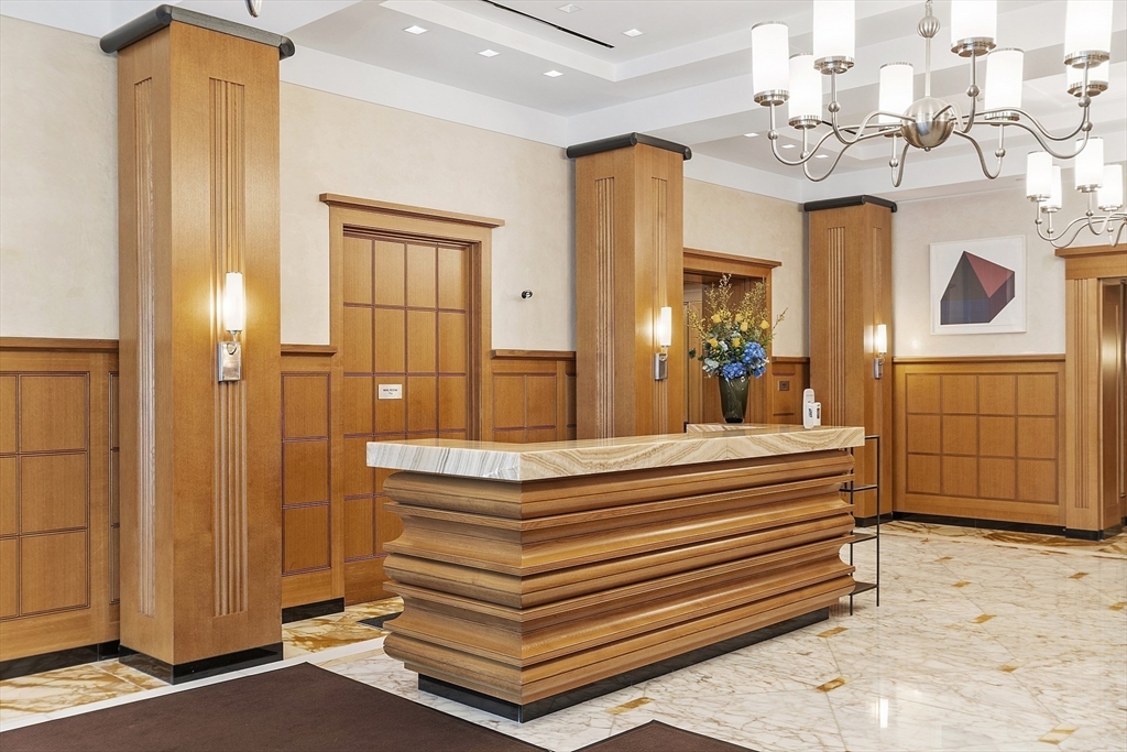 400 Stuart Street, Unit 18F Boston, MA 02116 - Photo 23 of 27 Gallery Image 23