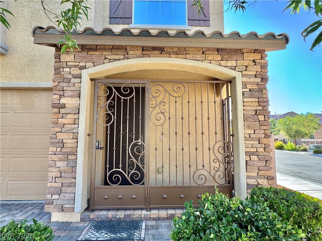 6245 Hambledon Hill Road Las Vegas, NV 89113 - Photo 2 of 46