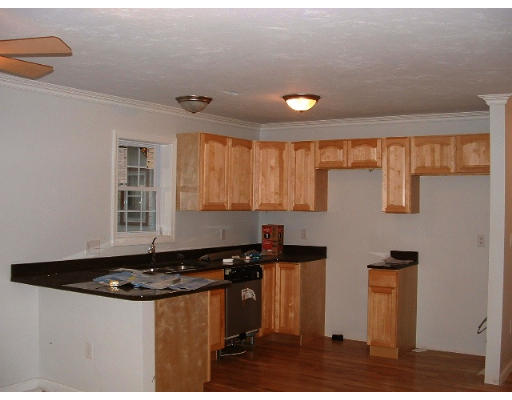 46 A Reed Street Worcester, MA 01602 - Photo 3 of 9 Gallery Image 3