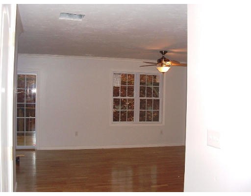 46 A Reed Street Worcester, MA 01602 - Photo 4 of 9 Gallery Image 4