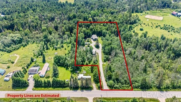 $395,000 | 5935 Brampton 27.5 Road, Gladstone, MI 49837