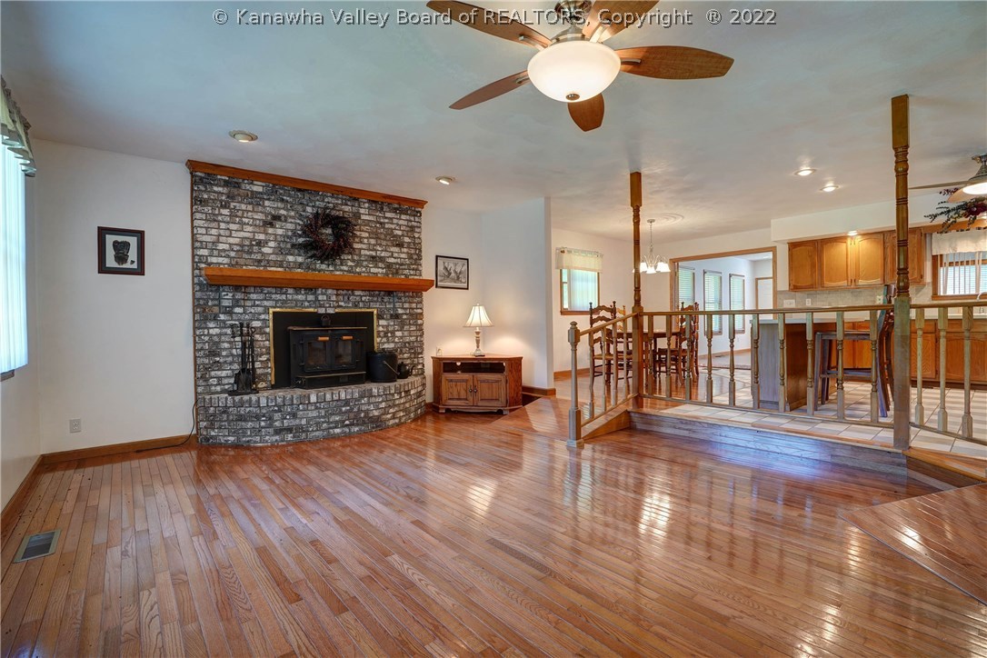 4755 Fire Creek Road Charleston, WV 25313 - Photo 6 of 30 Gallery Image 6