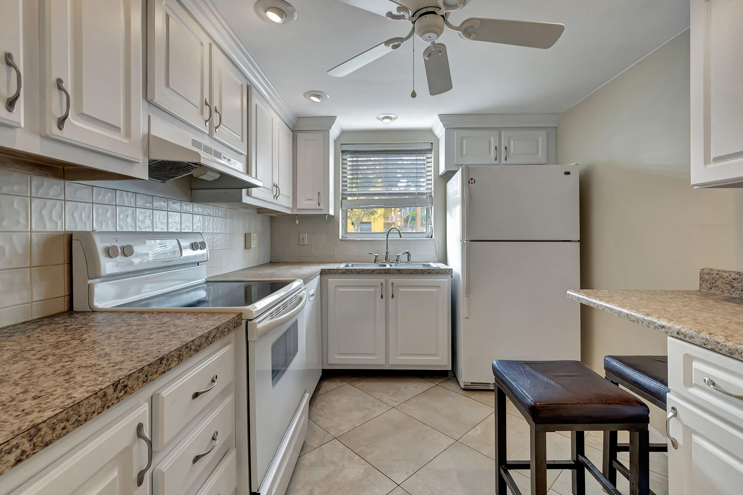 22805 Southwest 66th Avenue, Unit 105 Boca Raton, FL 33428 - Photo 15 of 26 DSC_3018