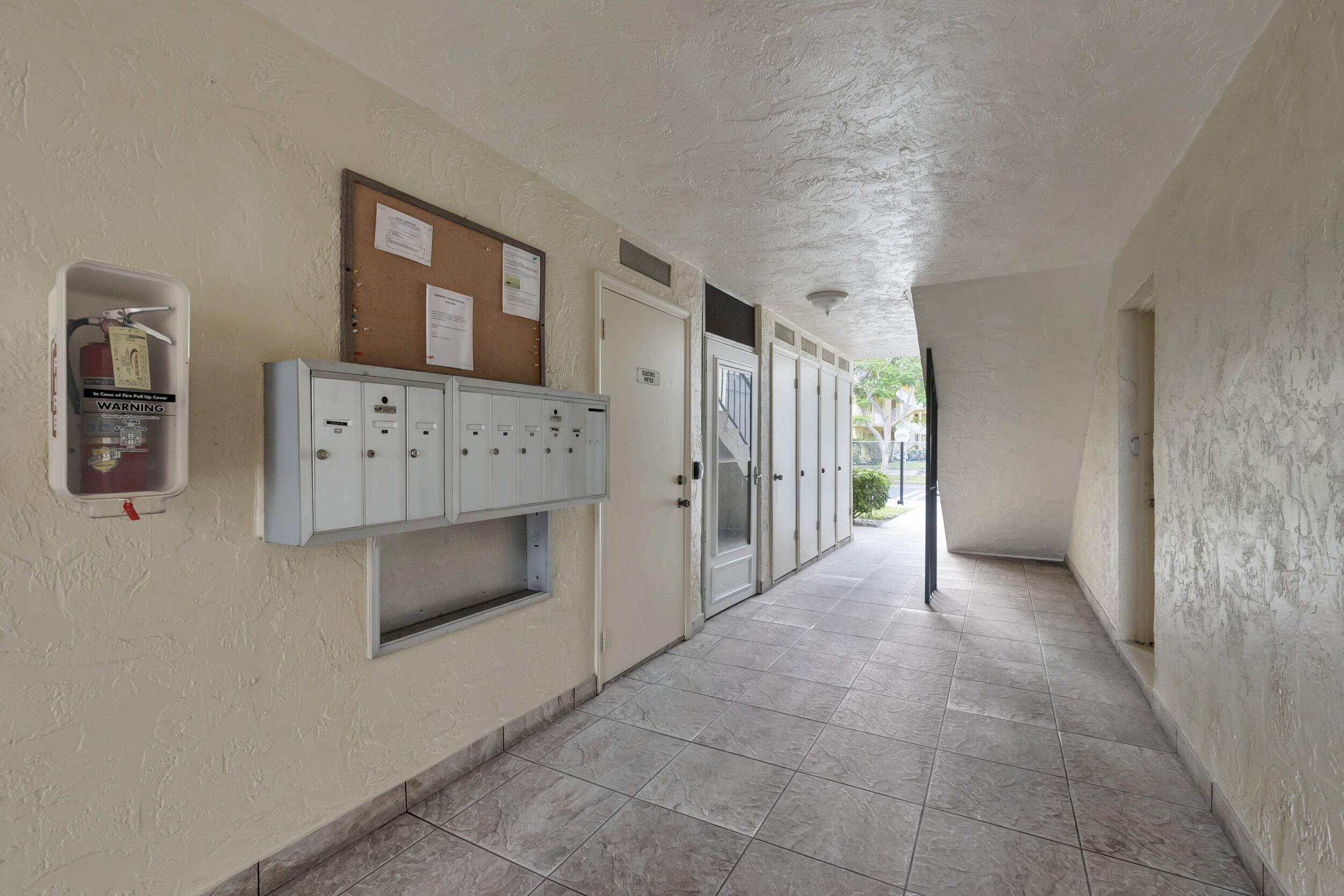 22805 Southwest 66th Avenue, Unit 105 Boca Raton, FL 33428 - Photo 5 of 26 DSC_2968