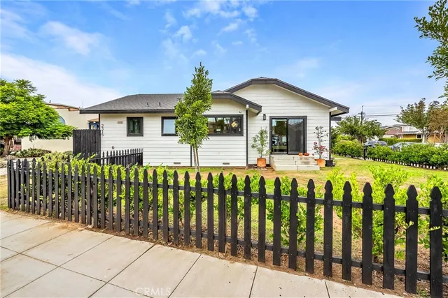 $2,100 | 2315 Andreo Avenue, Torrance, CA 90501