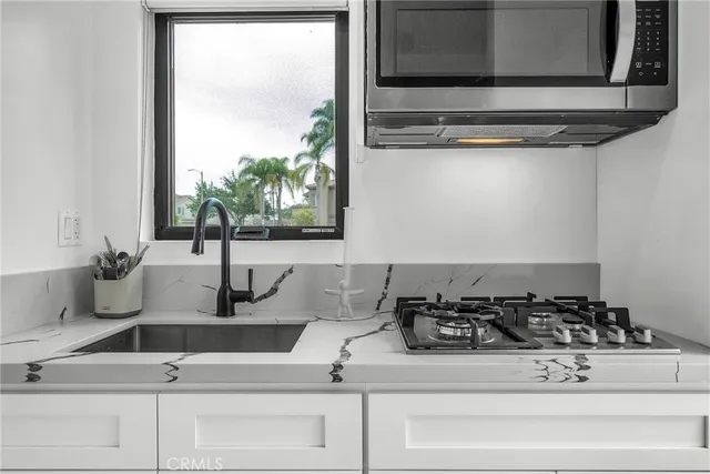 $2,100 | 2315 Andreo Avenue, Torrance, CA 90501