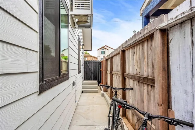 $2,100 | 2315 Andreo Avenue, Torrance, CA 90501