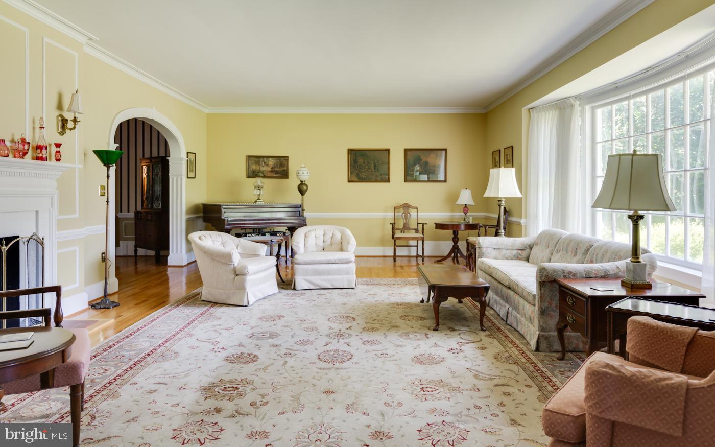 1101 Riverside Drive Salisbury, MD 21801 - Photo 6 of 56 Hardwoods, Crown Molding and Chair Rail