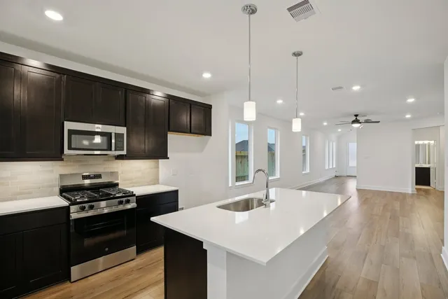 $259,990 | 21607 Berry Crst Lane, Waller, TX 77484