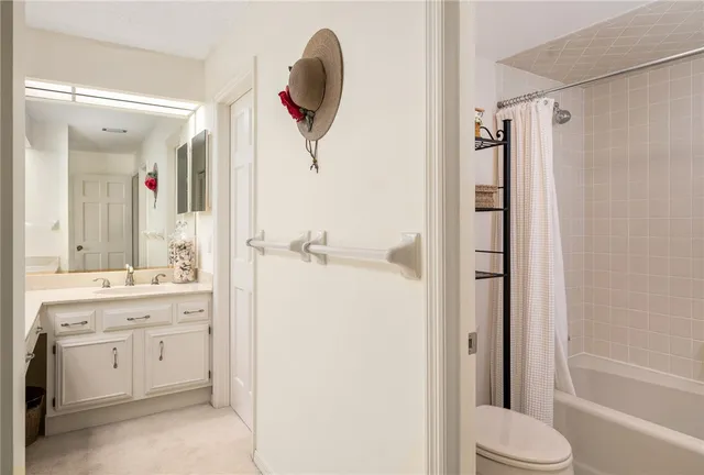 $2,750 | 101 Park Shores Circle, Unit 2W, Vero Beach, FL 32963