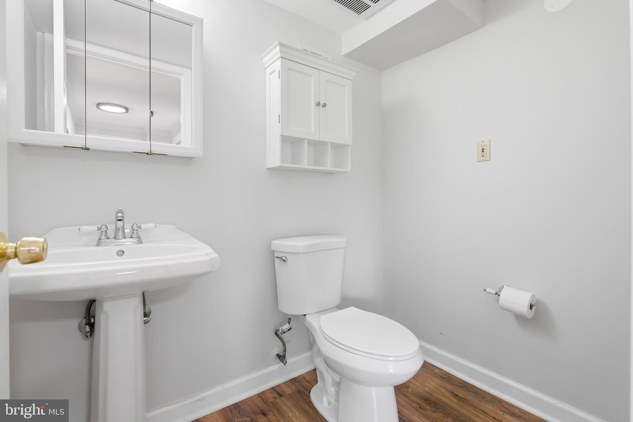 12000 Selfridge Road Silver Spring, MD 20906 - Photo 6 of 28 Main level Half Bath