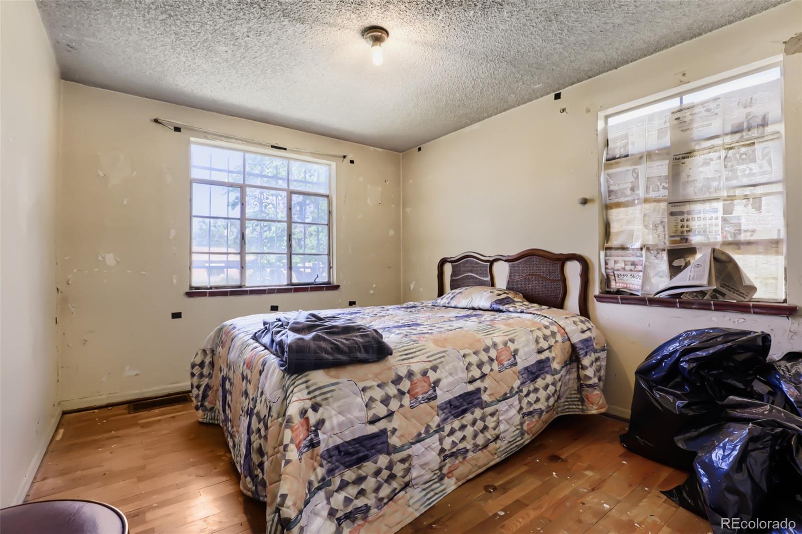 3058 Ivanhoe Street Denver, CO 80207 - Photo 6 of 26