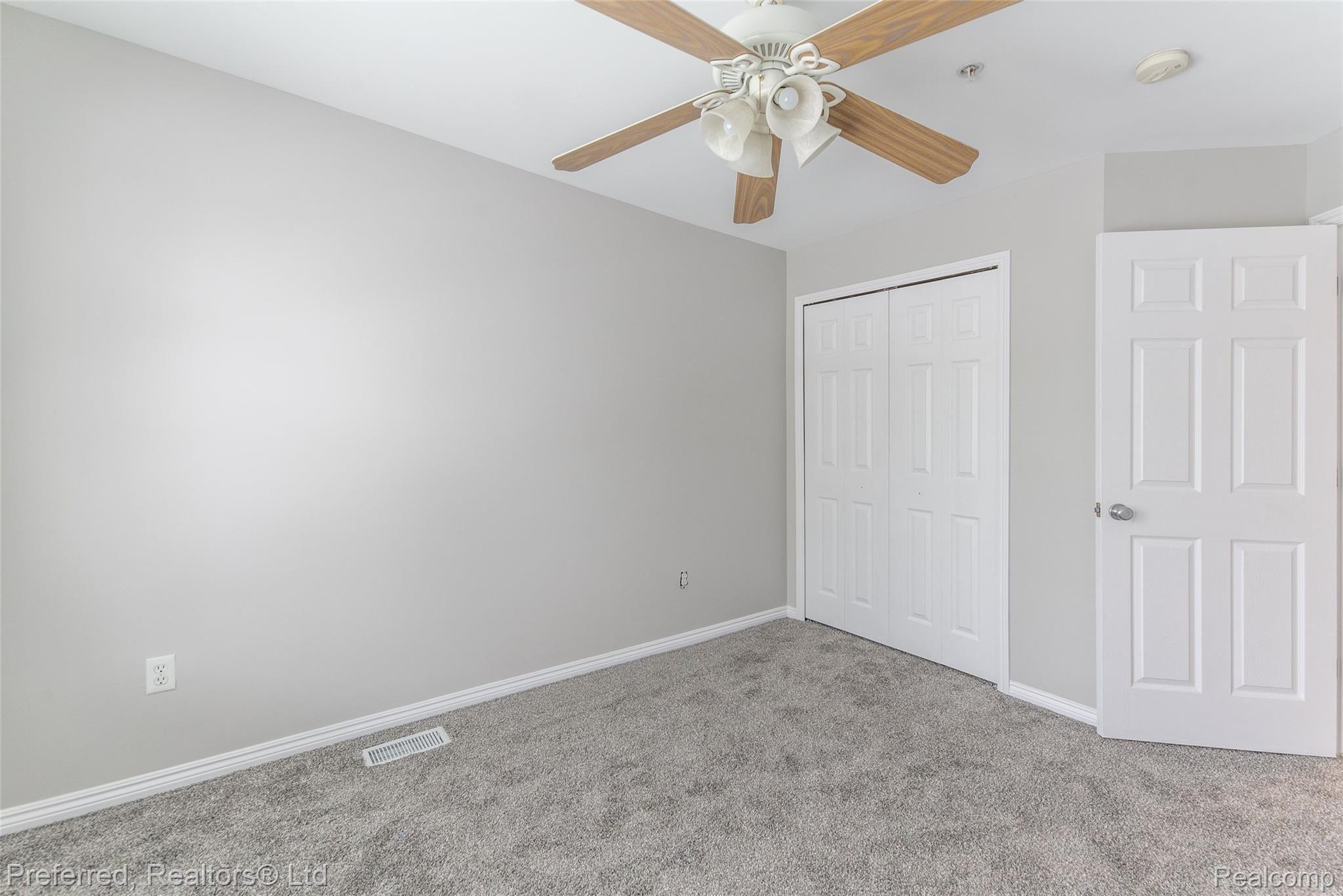 50115 Harding Street Canton, MI 48188 - Photo 21 of 26 cosdLsxg.jpeg