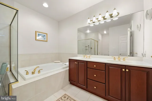 $925,000 | 14 Kentshire Court, Wilmington, DE 19807