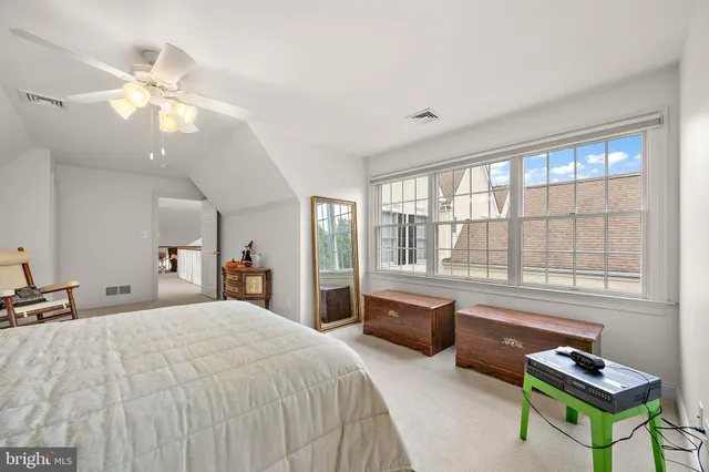 $925,000 | 14 Kentshire Court, Wilmington, DE 19807