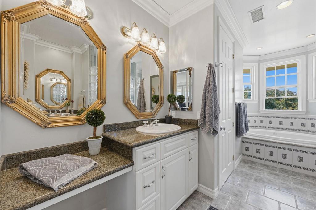 2292 Dos Lomas Fallbrook, CA 92028 - Photo 64 of 71 Dedicated vanity dressing table