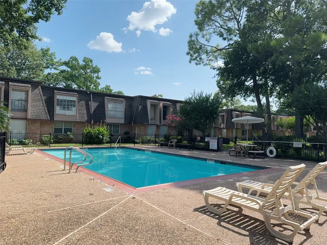 $198,000 | 12633 Memorial Drive, Unit 74, Houston, TX 77024