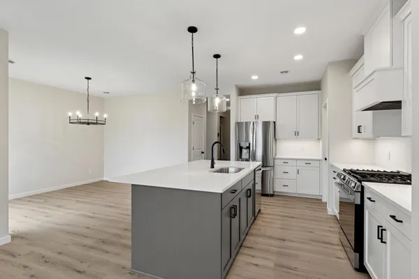 $482,745 | 10933 37th Street North, Lake Elmo, MN 55042