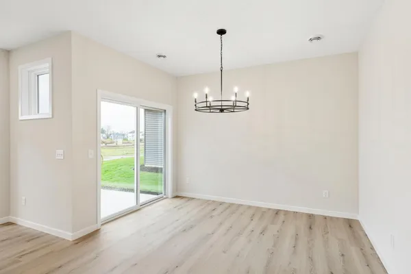 $482,745 | 10933 37th Street North, Lake Elmo, MN 55042