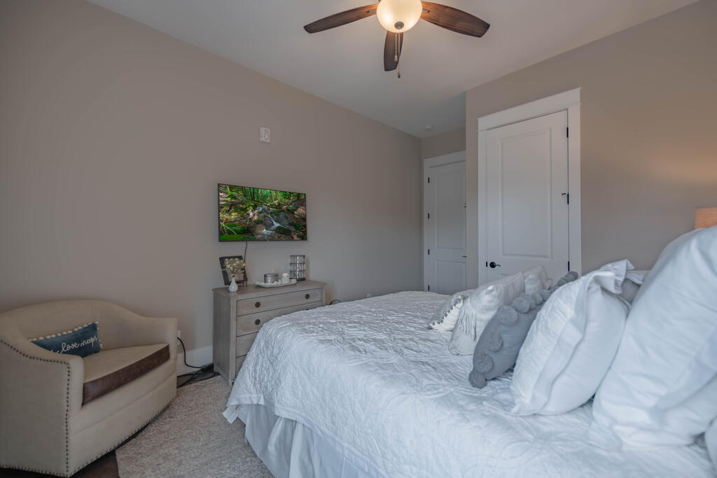 116 West Main Street, Unit 3E Blue Ridge, GA 30513 - Photo 17 of 22 Gallery Image 17