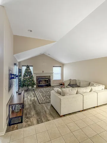 $3,000 | 1387 Prescott Drive, Volo, IL 60020