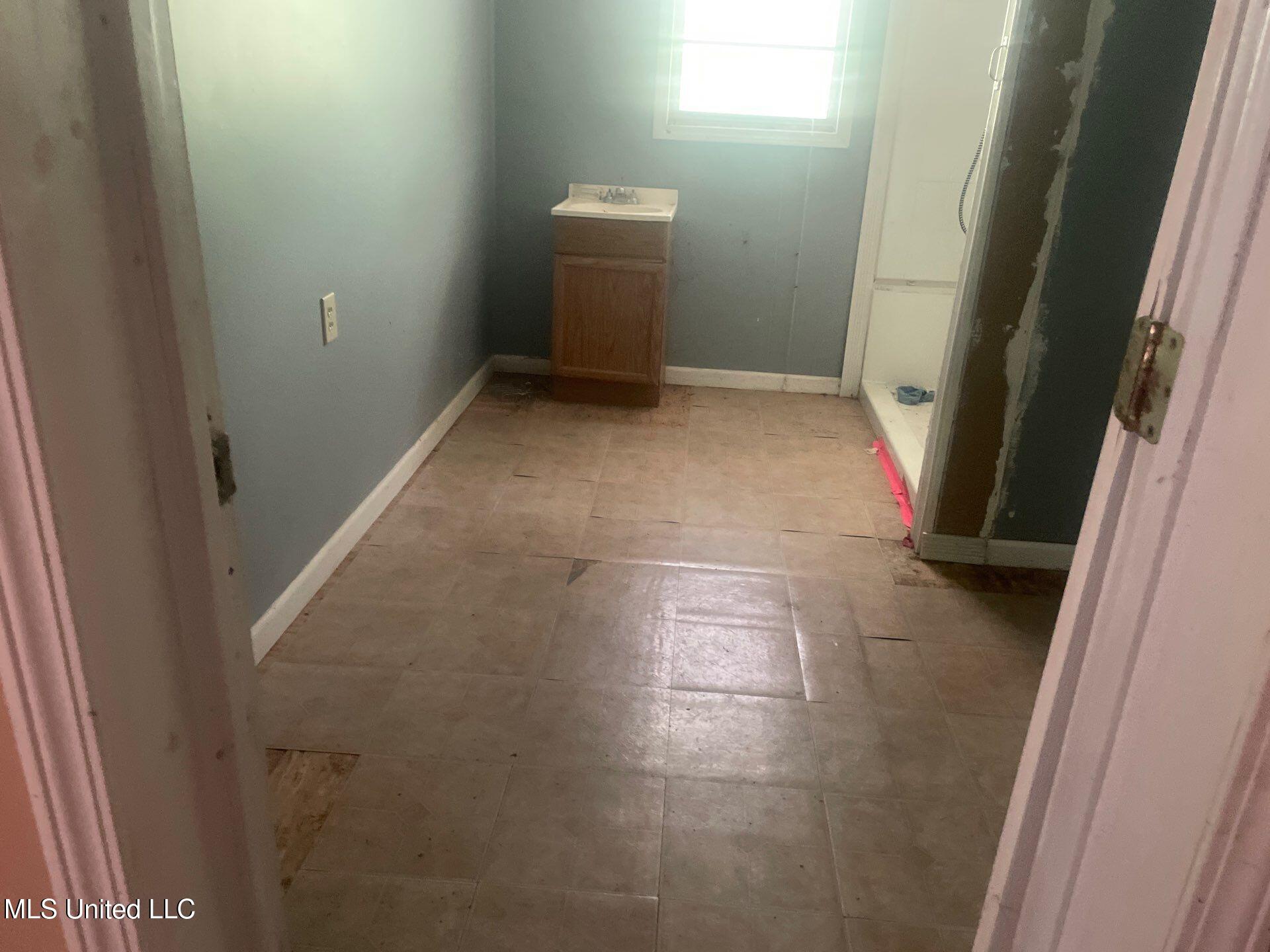 9234 Null Road Lauderdale, MS 39335 - Photo 9 of 21 150-Sep 18 2025 03_13pm-Tx6j