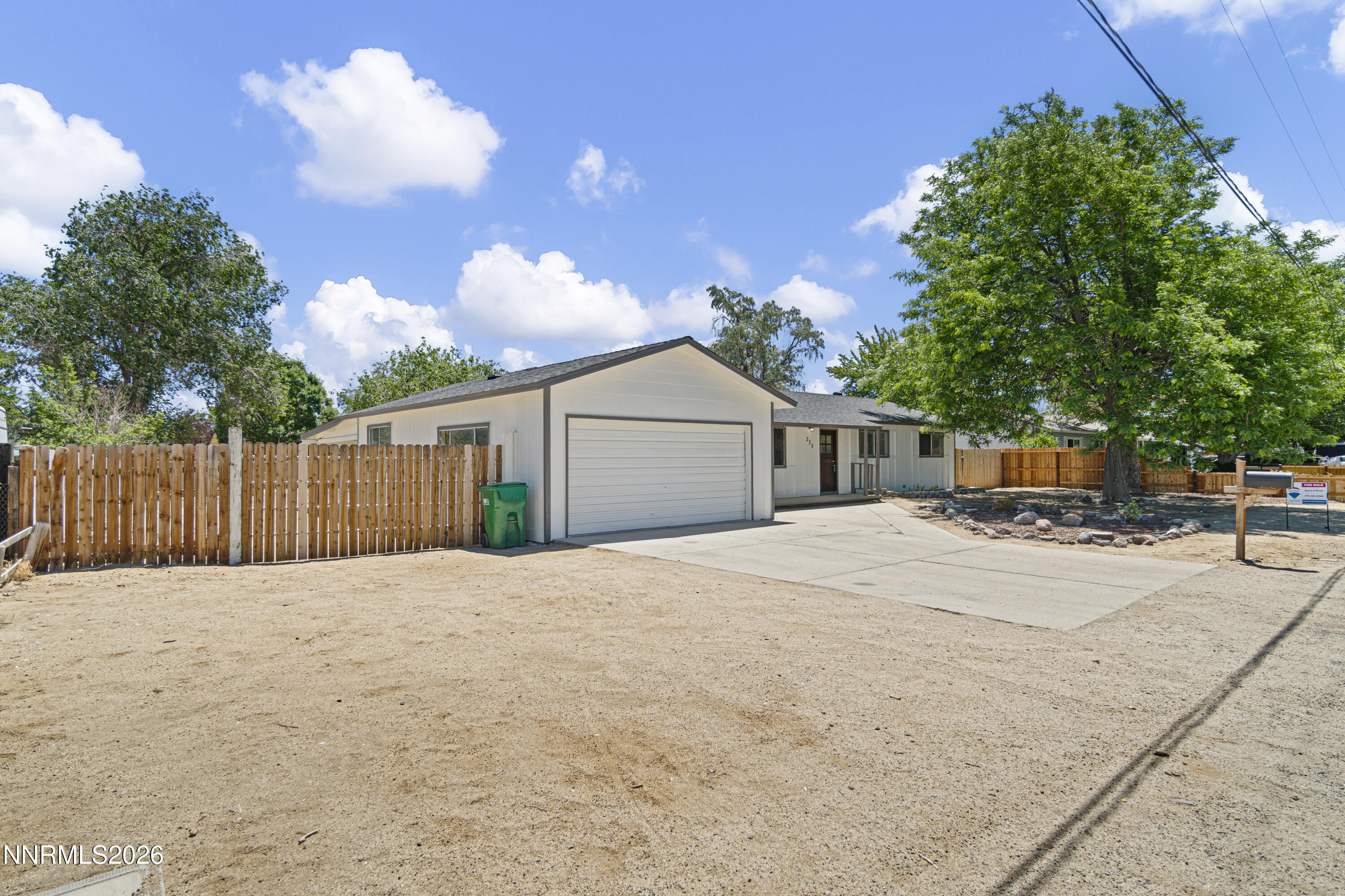 235 Arrow Street Fernley, NV 89408 - Photo 4 of 31 DSC00887