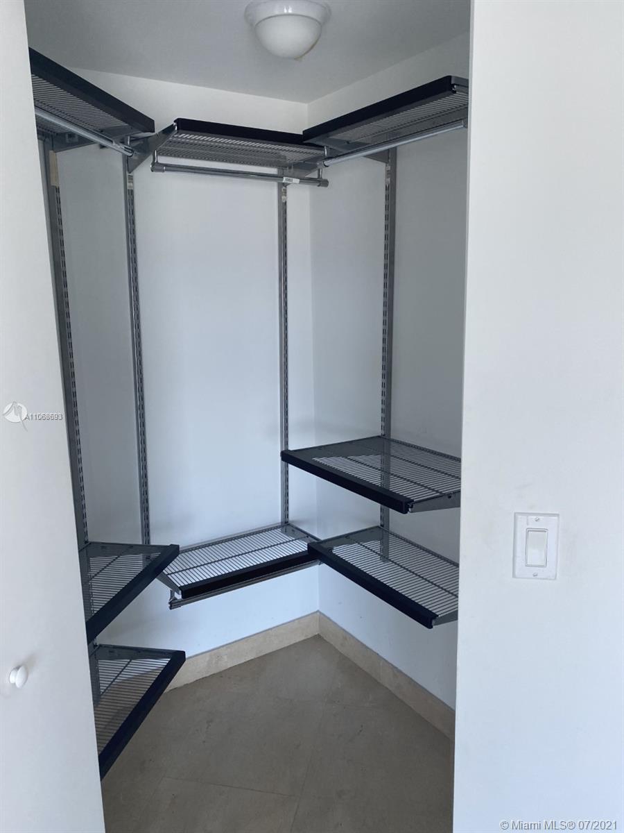 185 Southwest 7th Street, Unit 4103 Miami, FL 33130 - Photo 12 of 20