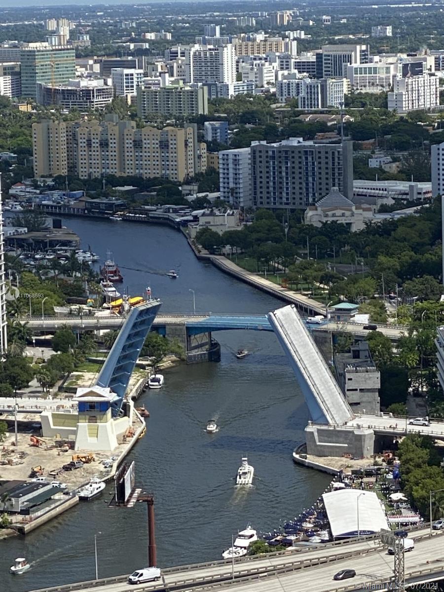 185 Southwest 7th Street, Unit 4103 Miami, FL 33130 - Photo 4 of 20