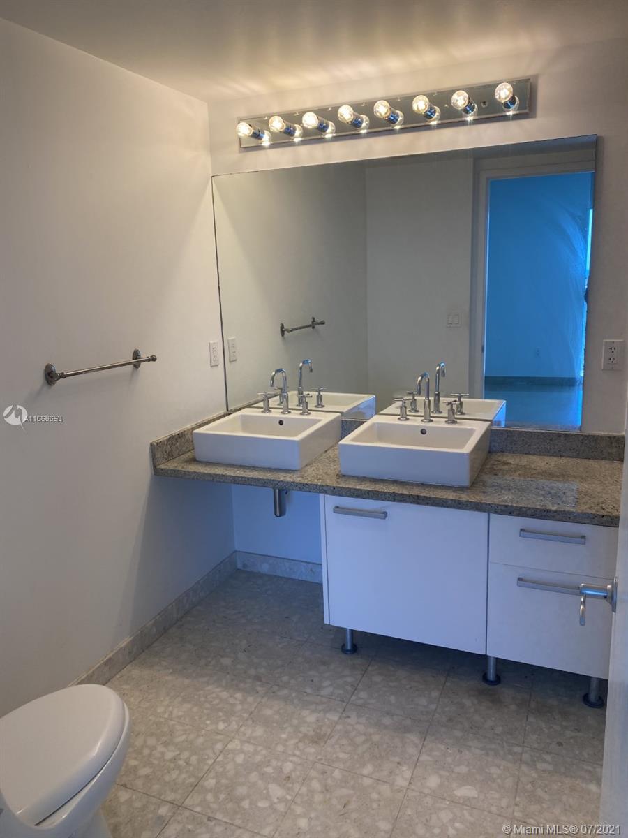 185 Southwest 7th Street, Unit 4103 Miami, FL 33130 - Photo 9 of 20