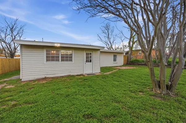 $2,650 | 5301 Slate Street, Fort Worth, TX 76114