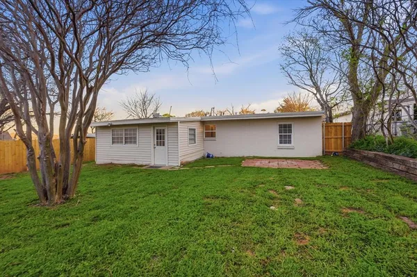 $2,650 | 5301 Slate Street, Fort Worth, TX 76114