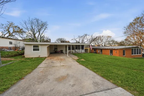 $2,650 | 5301 Slate Street, Fort Worth, TX 76114