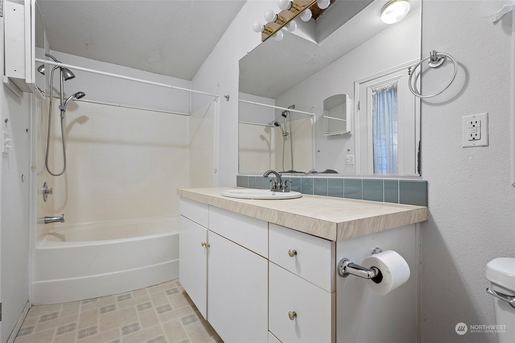 611 Manley Road Bellingham, WA 98229 - Photo 14 of 38 Gallery Image 14