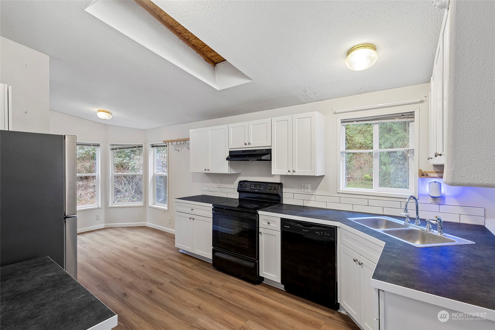 611 Manley Road Bellingham, WA 98229 - Photo 9 of 38 Gallery Image 9