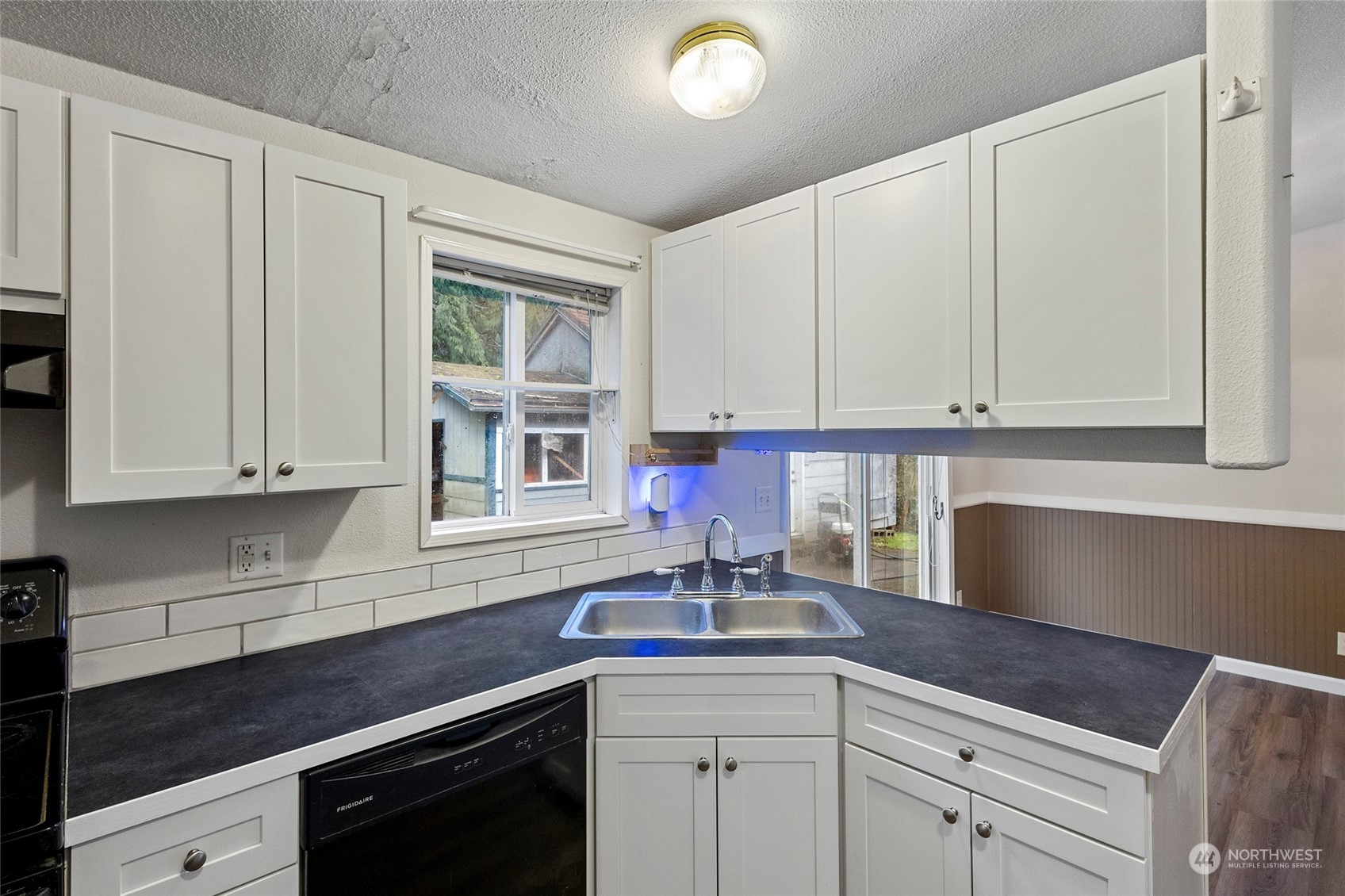 611 Manley Road Bellingham, WA 98229 - Photo 10 of 38 Gallery Image 10