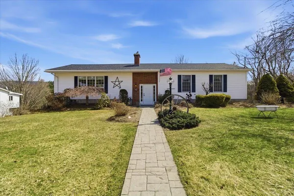 $525,000 | 4 Stonehedge Drive, Bennington, VT 05201