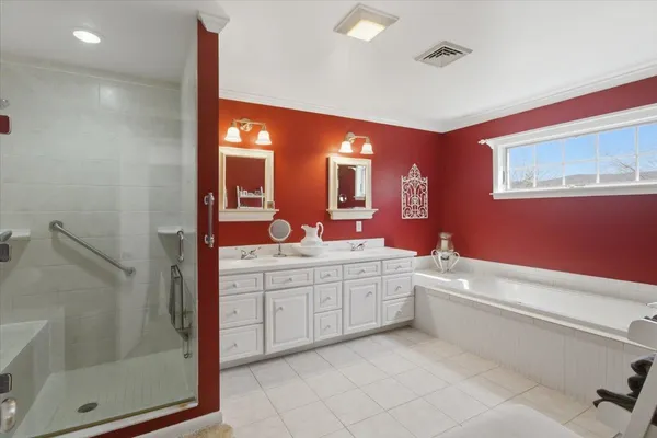 $525,000 | 4 Stonehedge Drive, Bennington, VT 05201